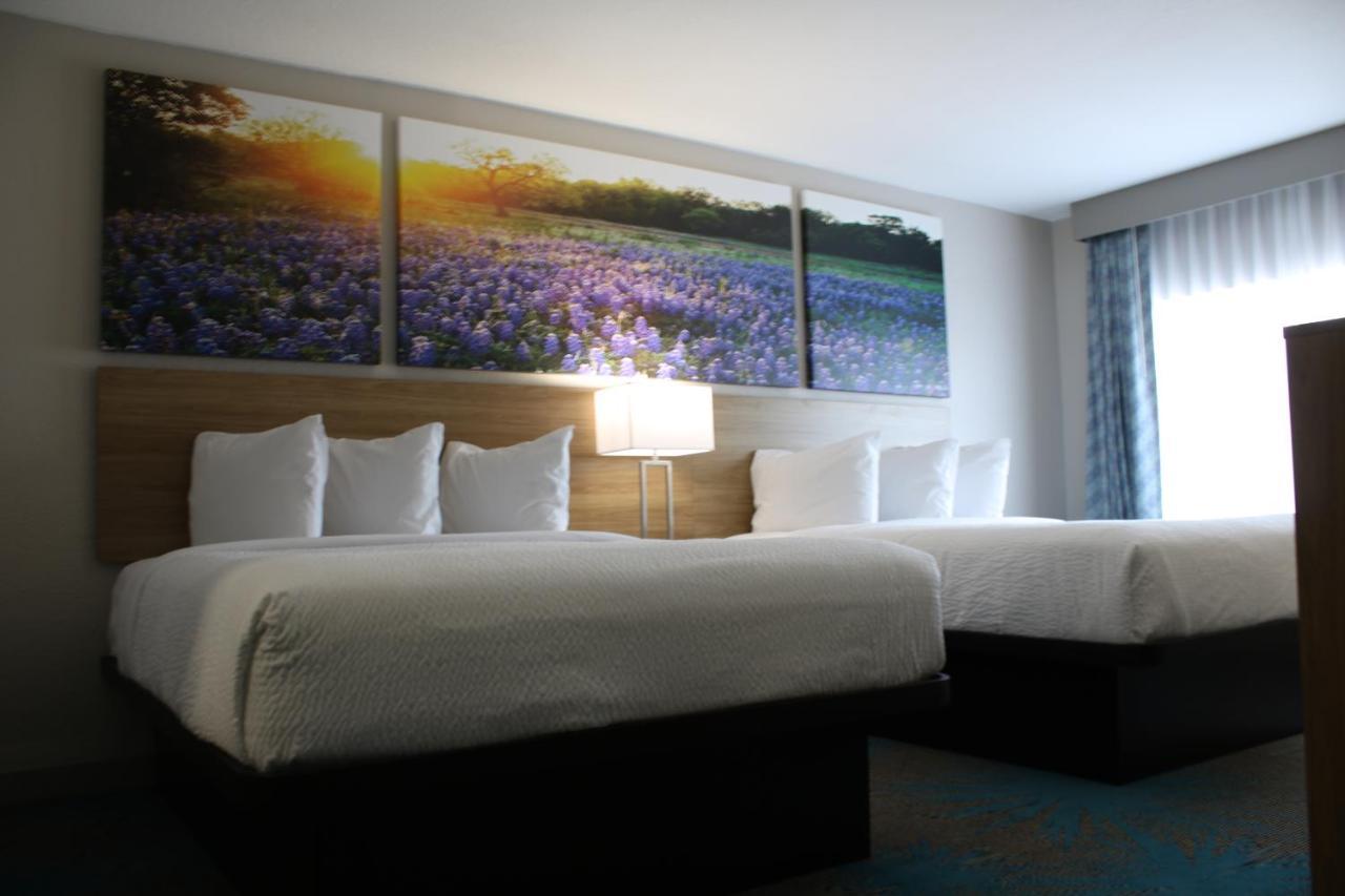 Days Inn By Wyndham Waco University Area ภายนอก รูปภาพ