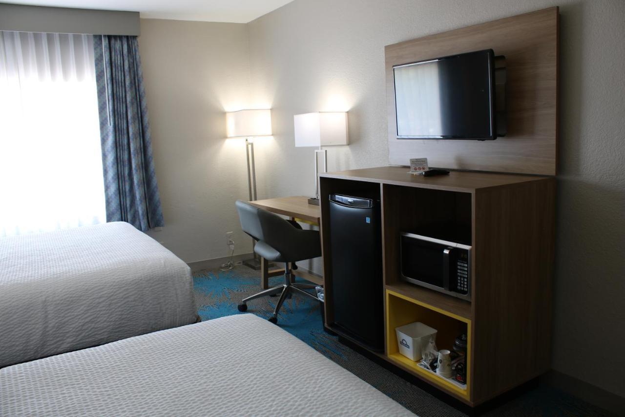 Days Inn By Wyndham Waco University Area ภายนอก รูปภาพ