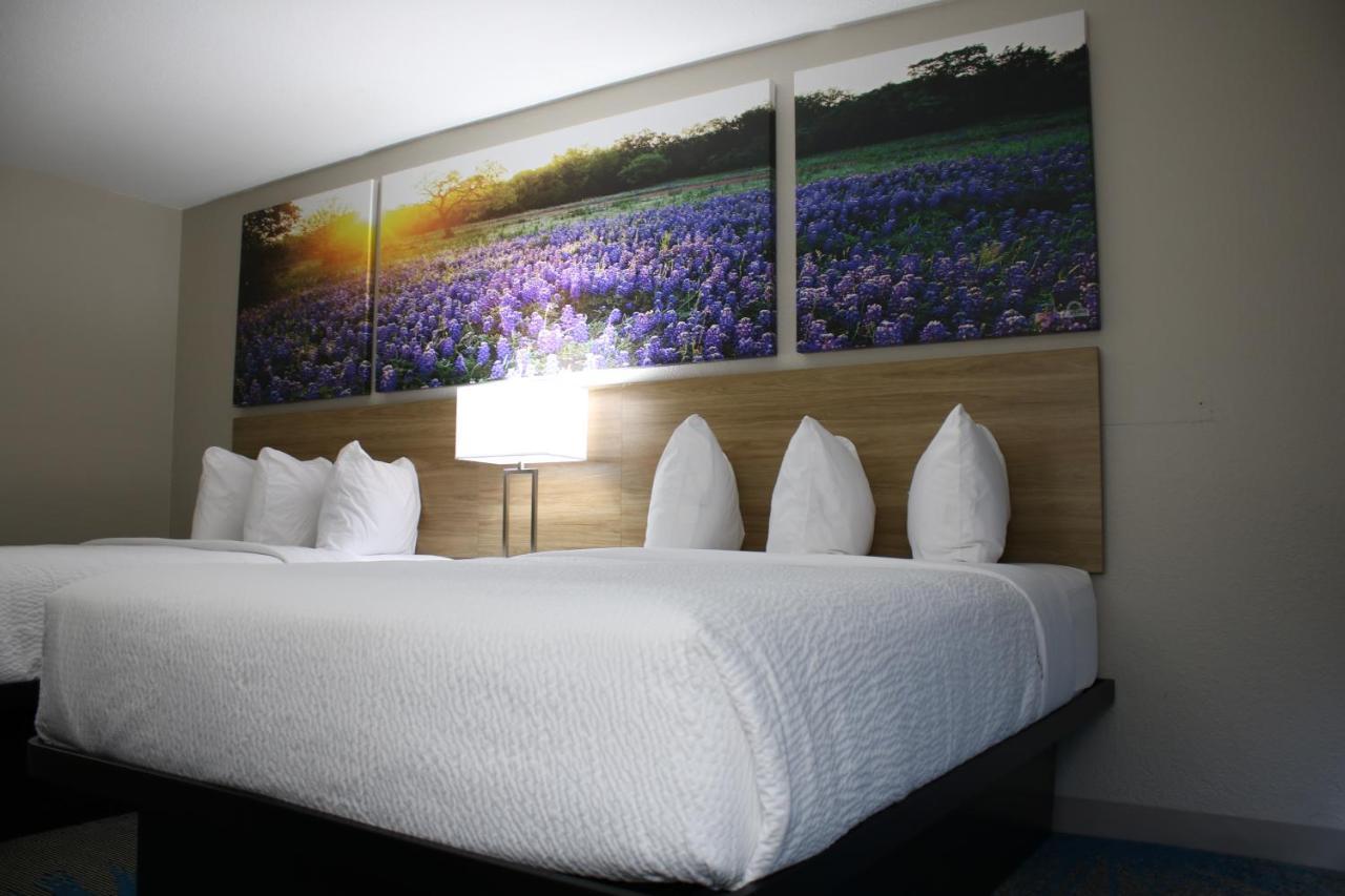 Days Inn By Wyndham Waco University Area ภายนอก รูปภาพ