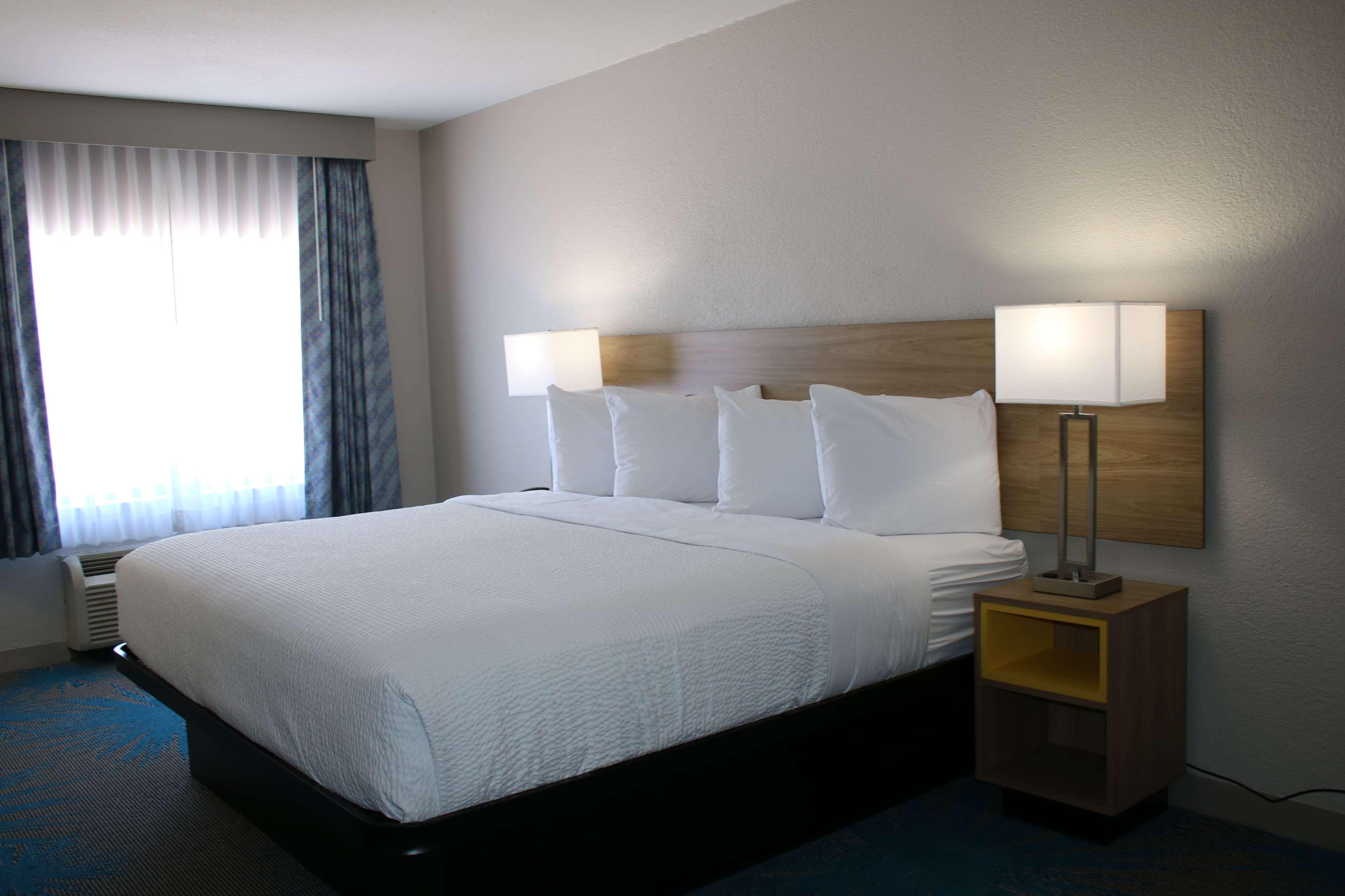 Days Inn By Wyndham Waco University Area ภายนอก รูปภาพ
