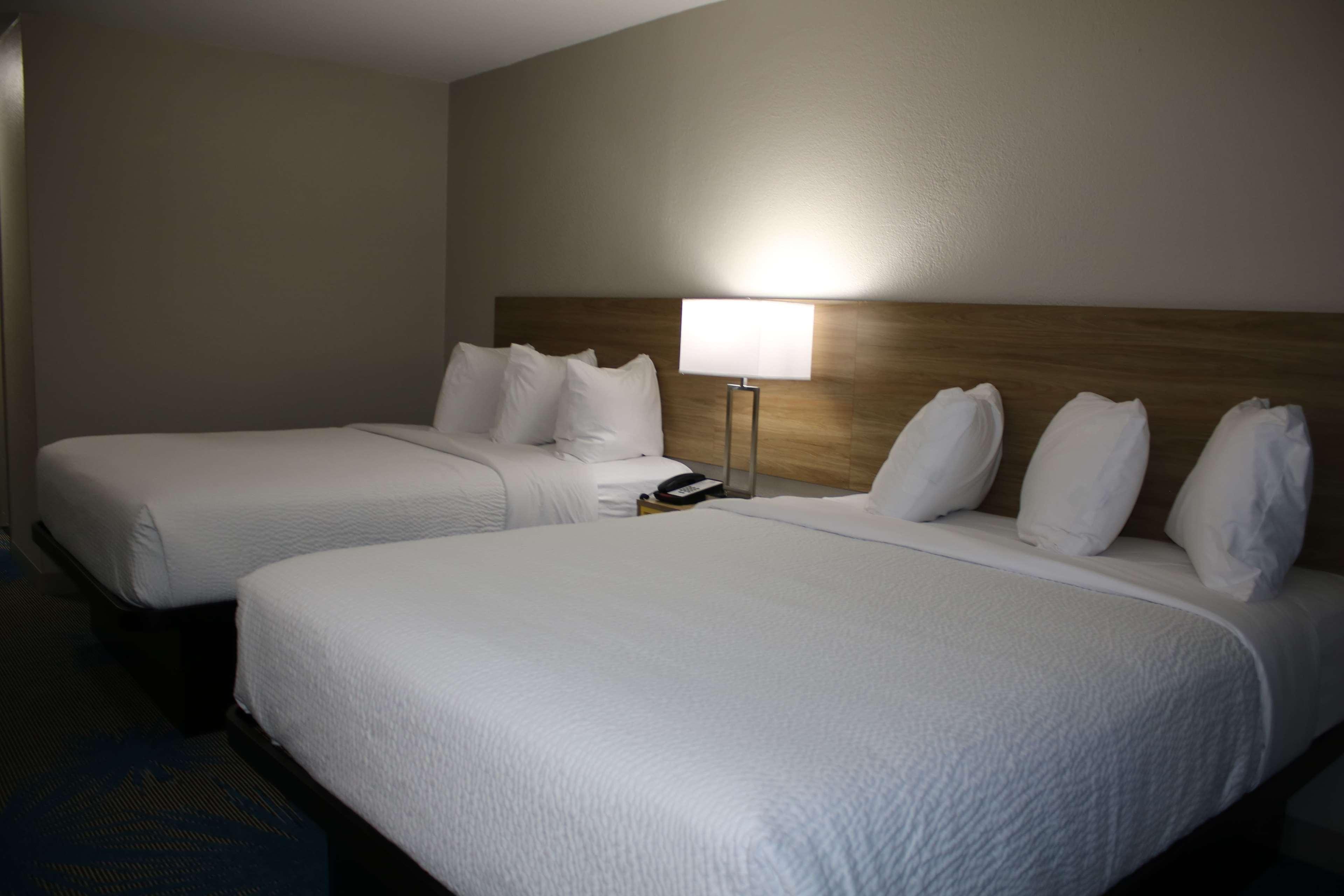 Days Inn By Wyndham Waco University Area ภายนอก รูปภาพ