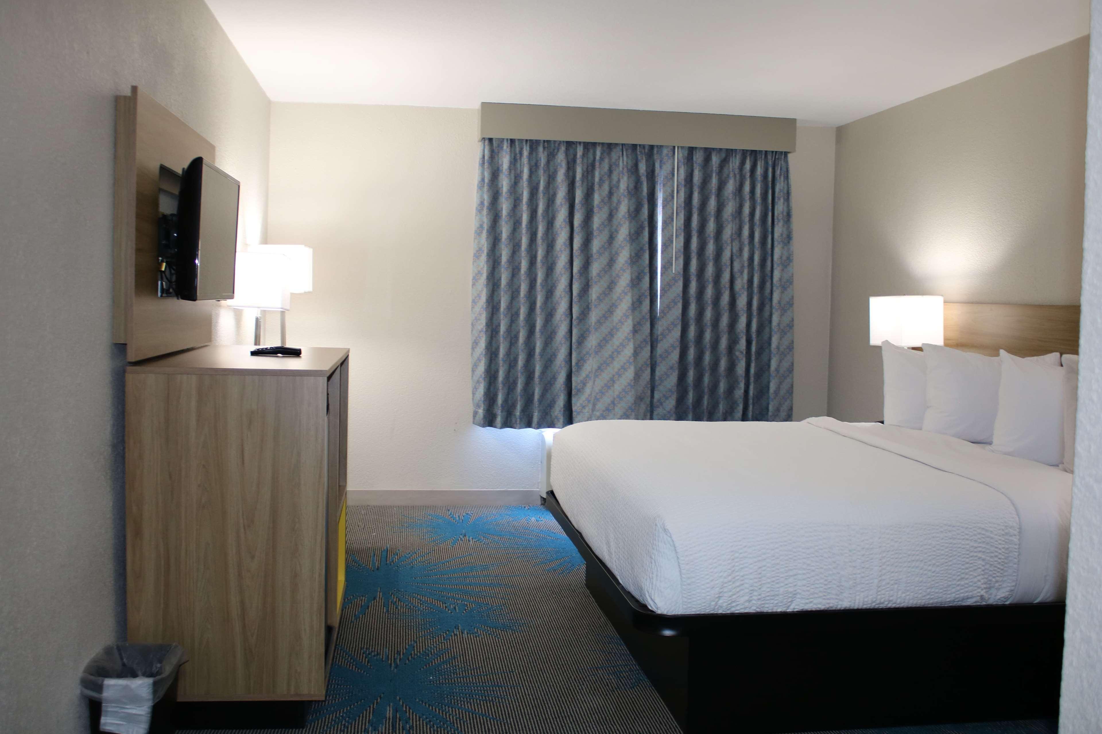 Days Inn By Wyndham Waco University Area ภายนอก รูปภาพ
