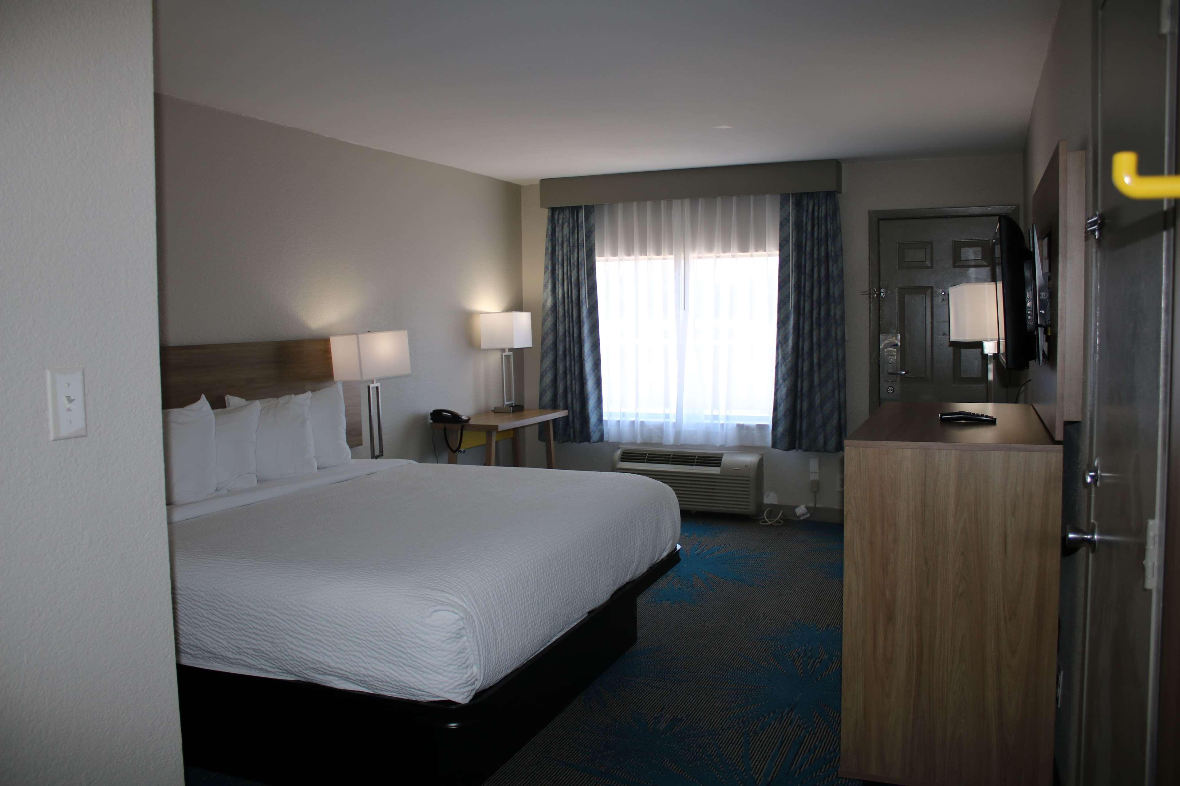 Days Inn By Wyndham Waco University Area ภายนอก รูปภาพ