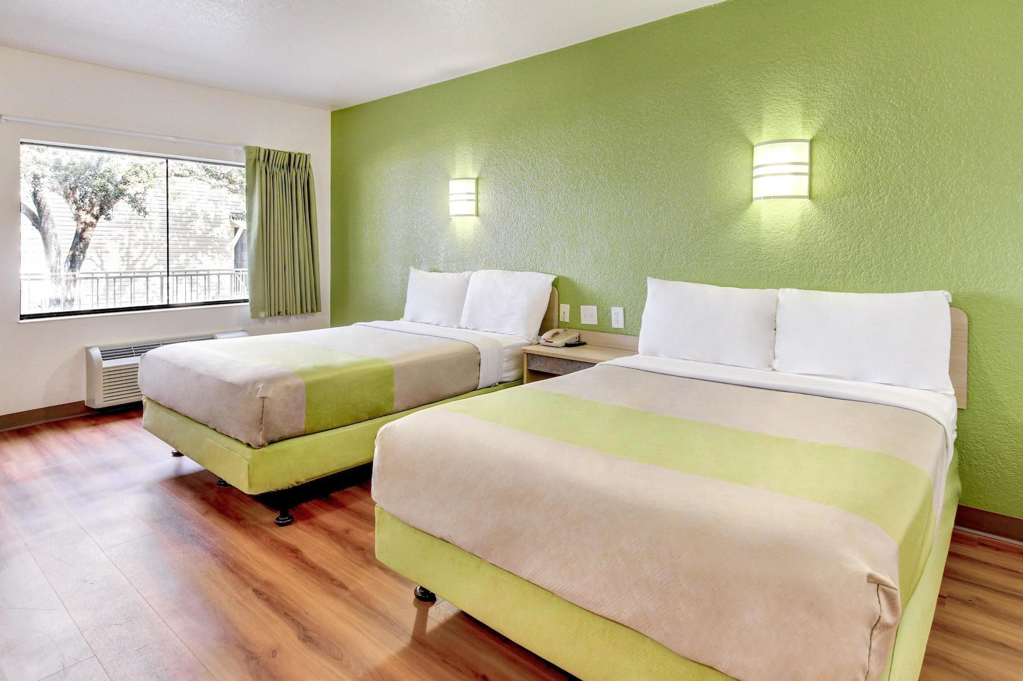 Days Inn By Wyndham Waco University Area ภายนอก รูปภาพ