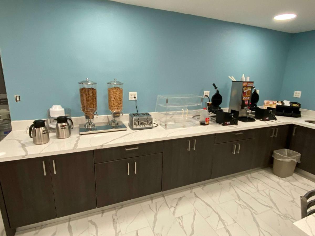 Days Inn By Wyndham Waco University Area ภายนอก รูปภาพ