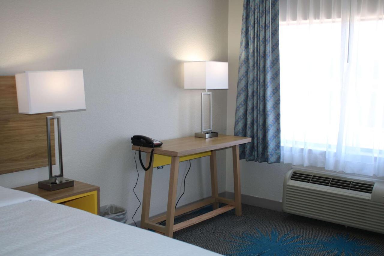 Days Inn By Wyndham Waco University Area ภายนอก รูปภาพ