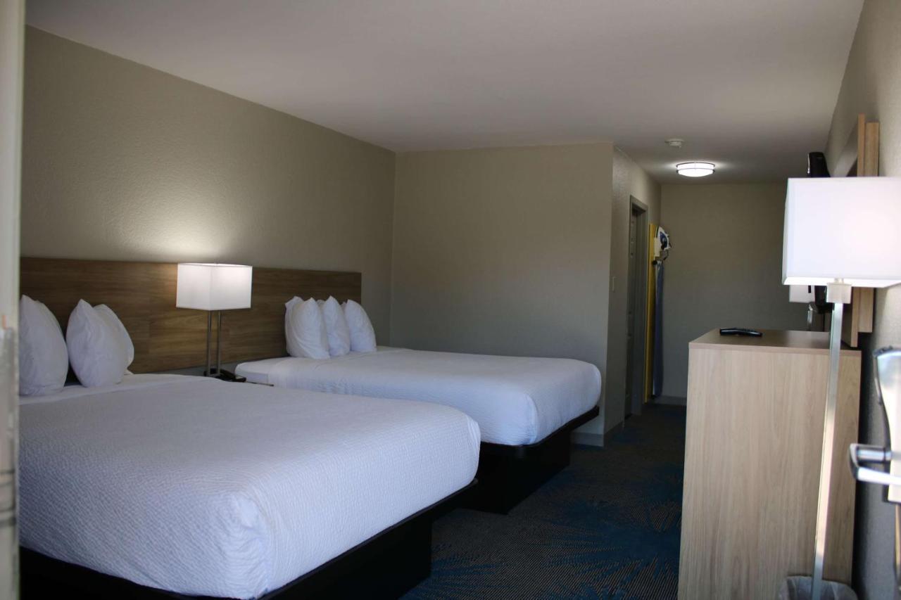 Days Inn By Wyndham Waco University Area ภายนอก รูปภาพ